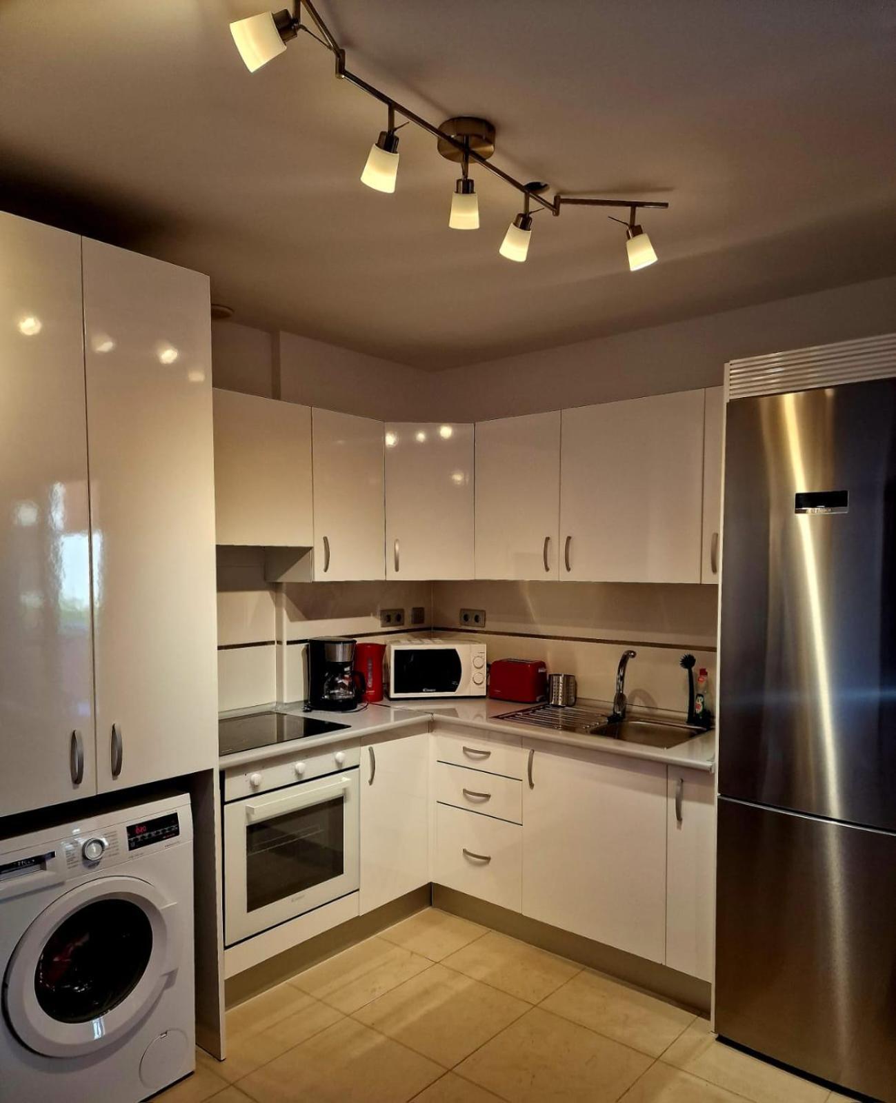 Alcala Seaside Apartment, Two Rooms, Private Parking المظهر الخارجي الصورة